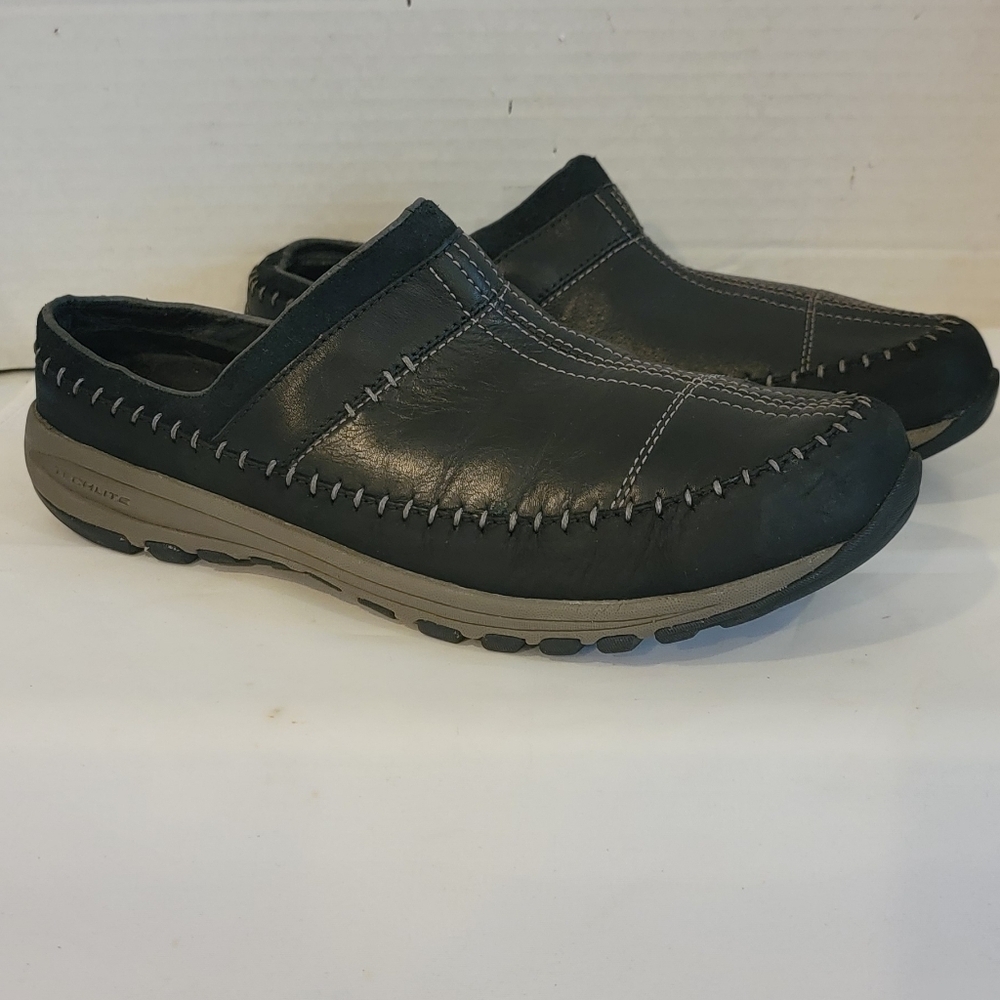 WOMEN'S COLUMBIA BLACK LEATHER MULES CLOGS (sz‎ 9)